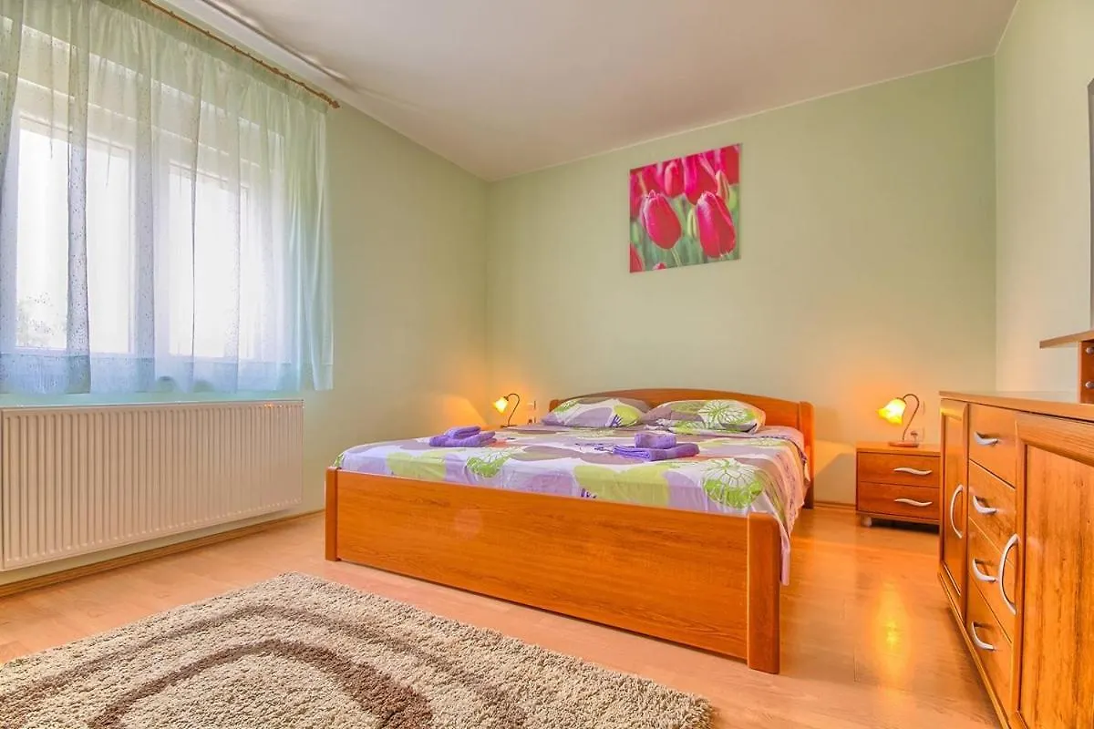 פולה Holiday Home Nina&Tea 0*,  קרואטיה