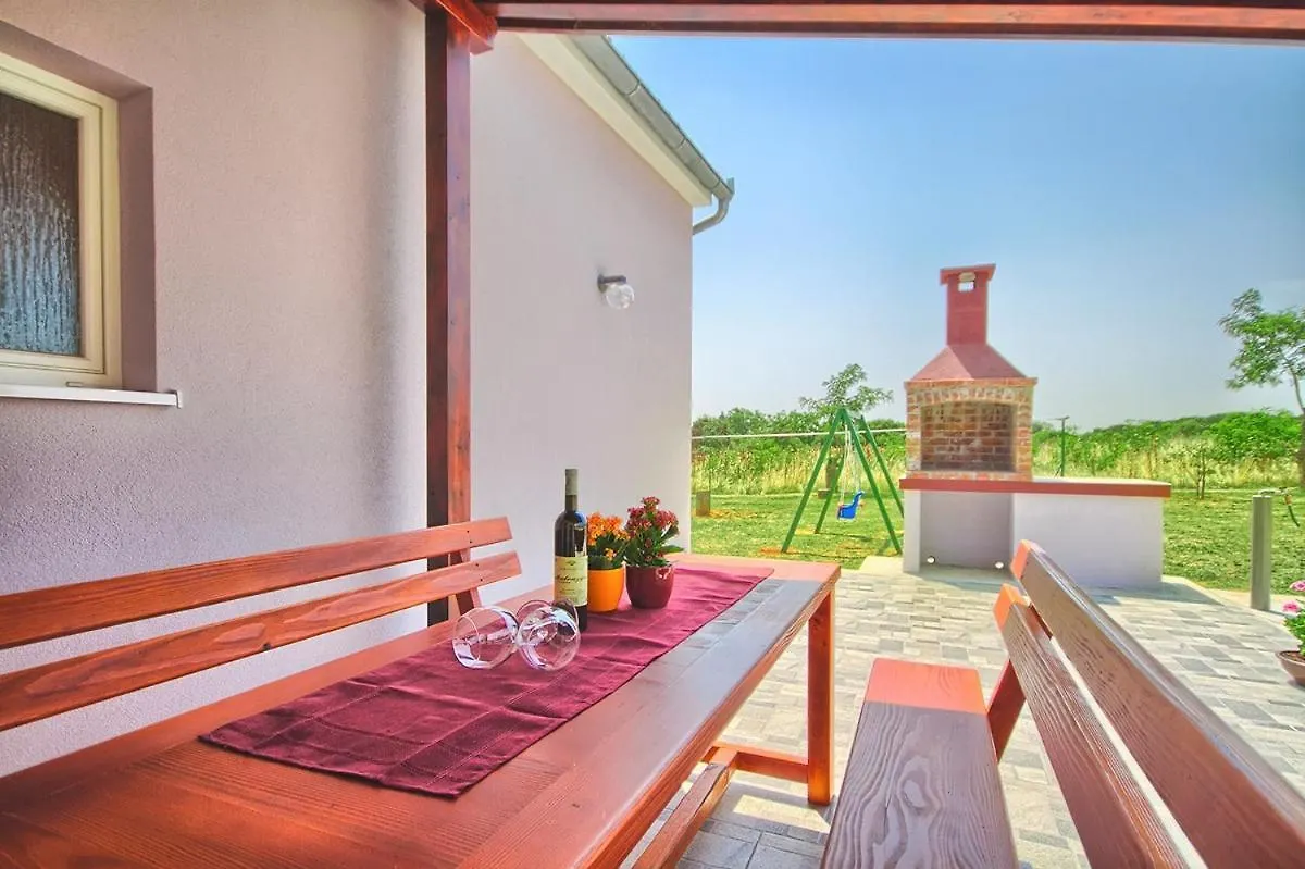 פולה Holiday Home Nina&Tea