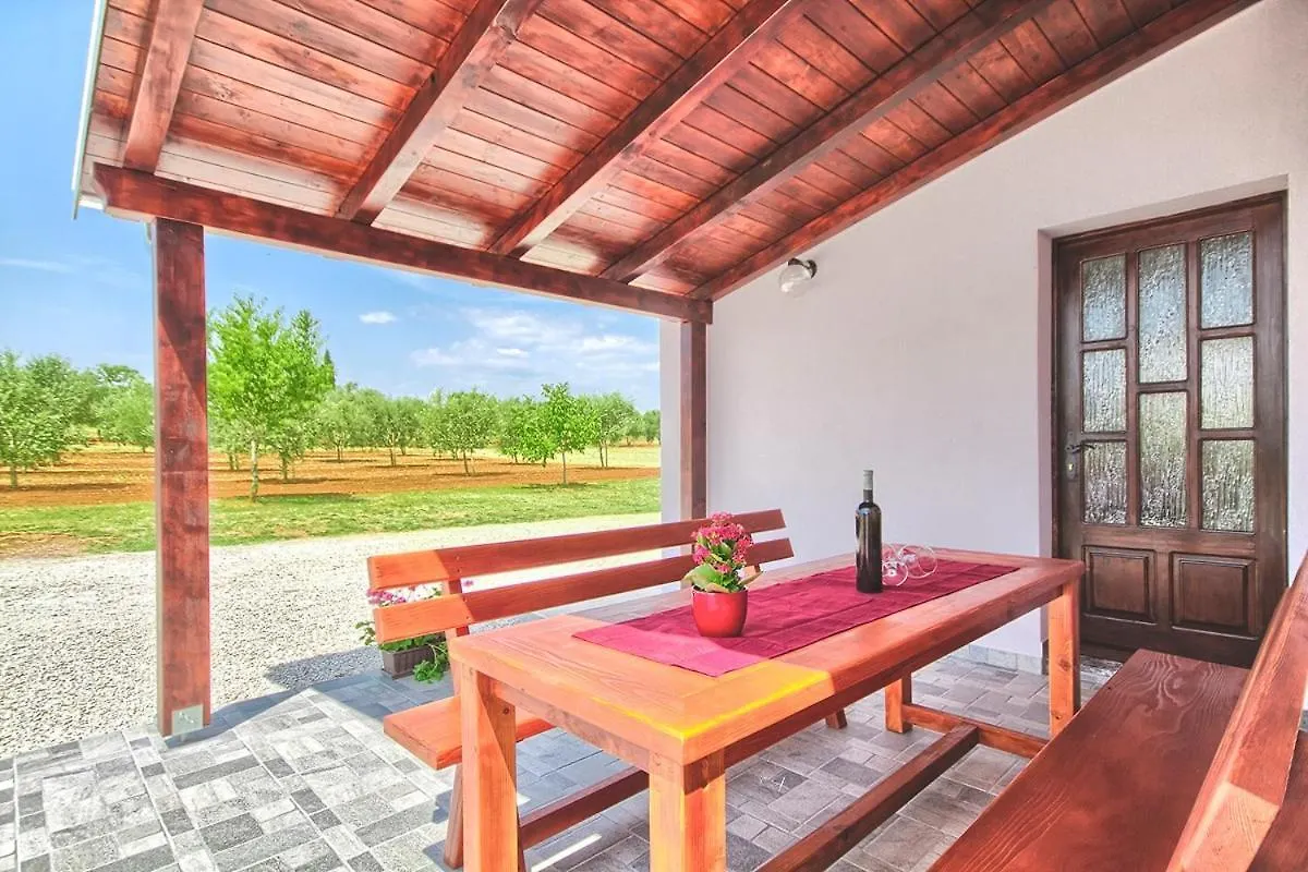 פולה Holiday Home Nina&Tea קרואטיה