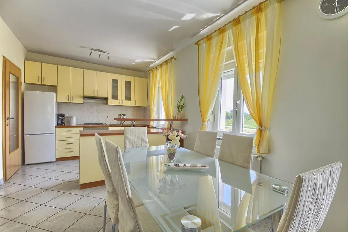 פולה Holiday Home Nina&Tea
