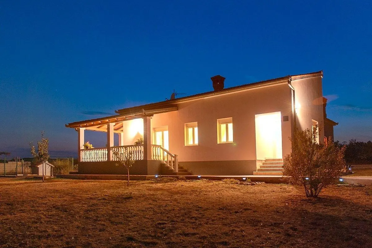פולה Holiday Home Nina&Tea